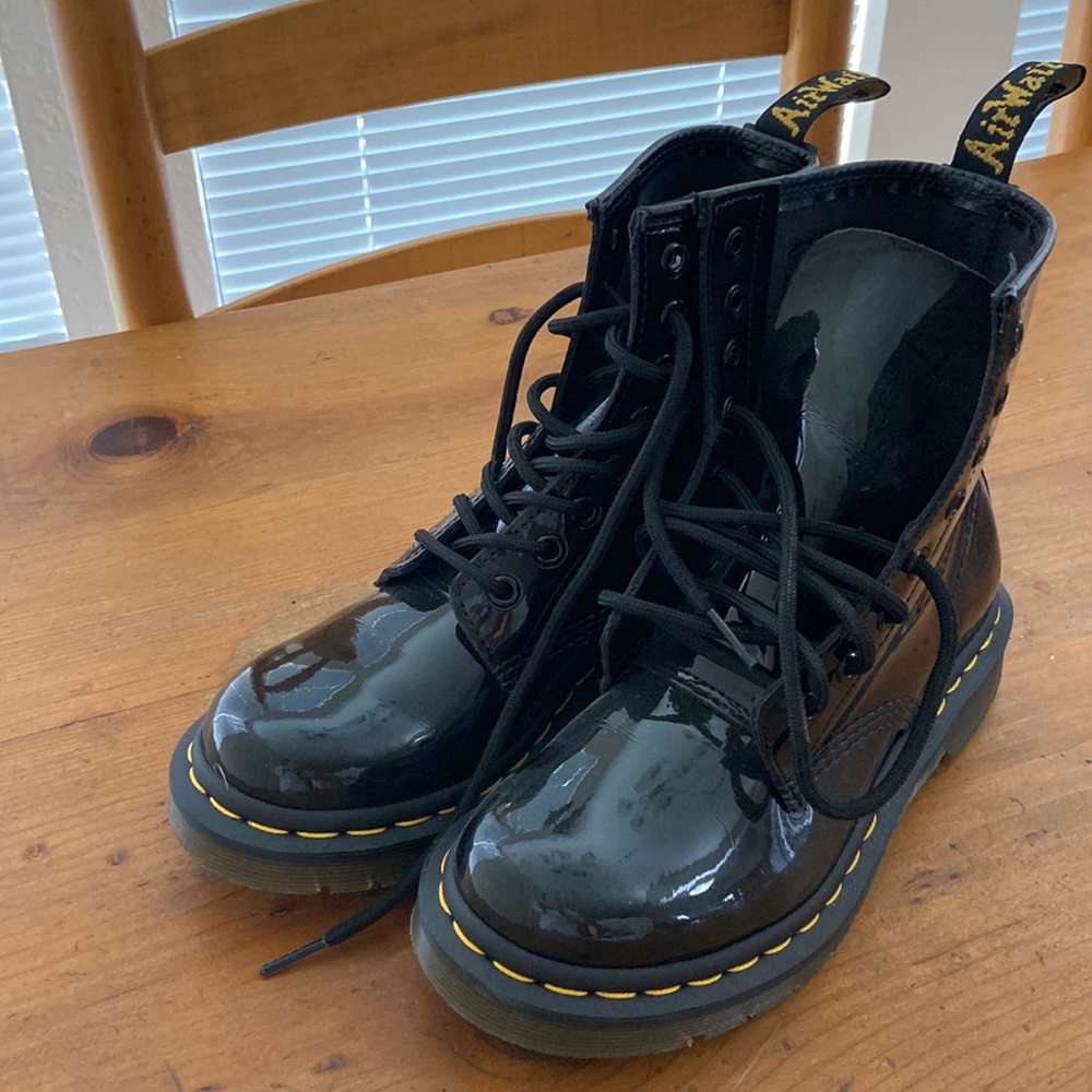 Womens size 5 Dr. Martens high top Air Wairs. Worn once. Look new.